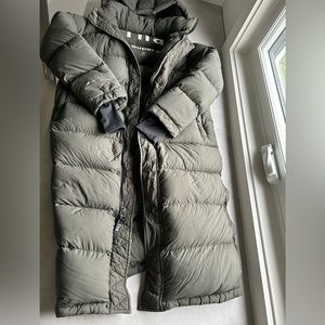 TNA Super Puff LONG - XS - Dark Olive